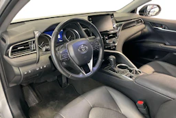hopea Toyota Camry 2023 kuva 8.