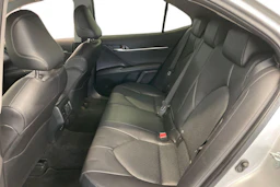 hopea Toyota Camry 2023 kuva 11.
