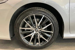 hopea Toyota Camry 2023 kuva 13.