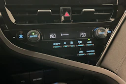 hopea Toyota Camry 2023 kuva 17.