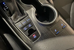 hopea Toyota Camry 2023 kuva 18.