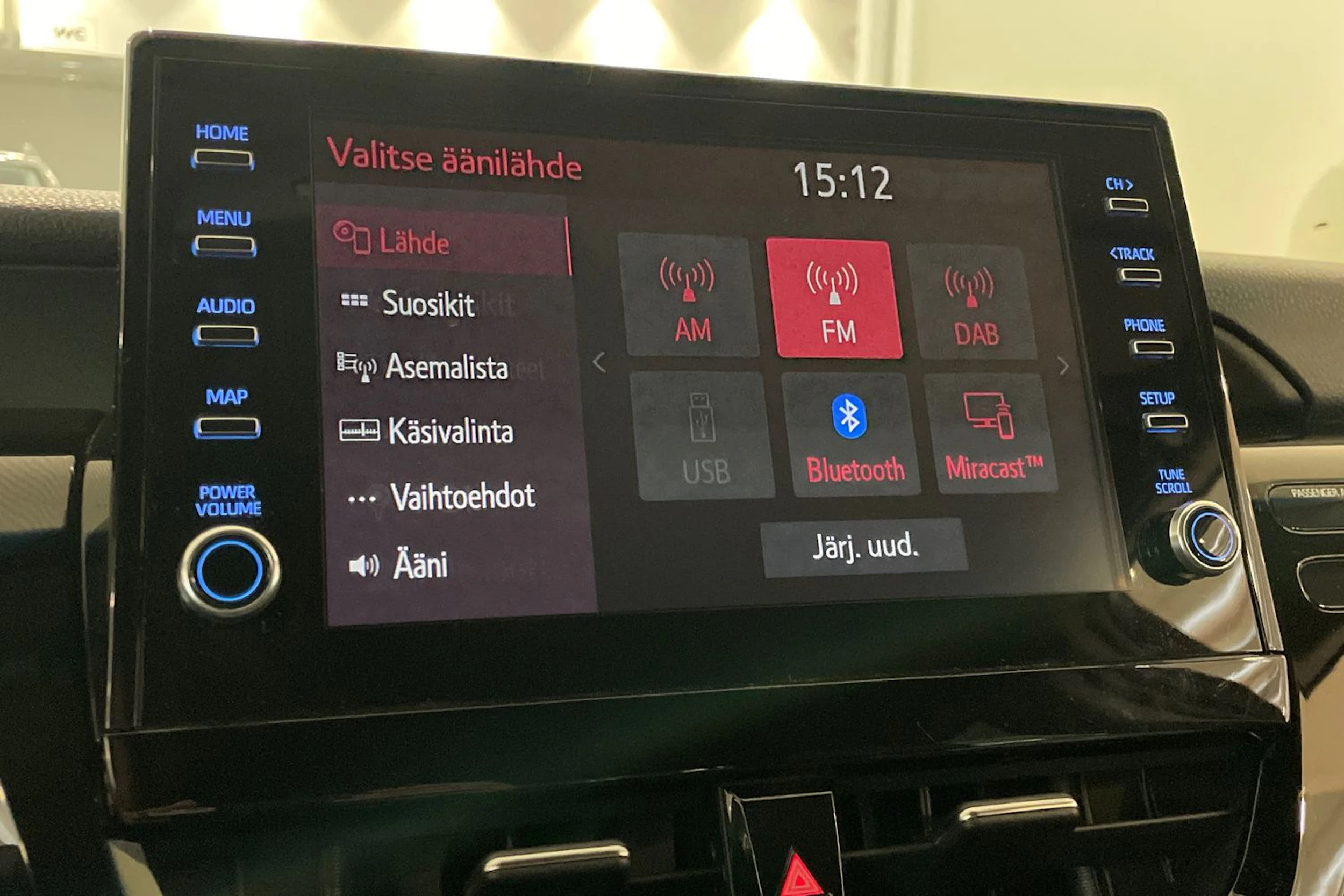 hopea Toyota Camry 2023 kuva 20.