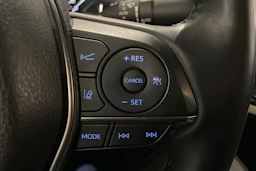 hopea Toyota Camry 2023 kuva 21.