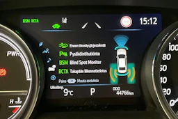 hopea Toyota Camry 2023 kuva 22.