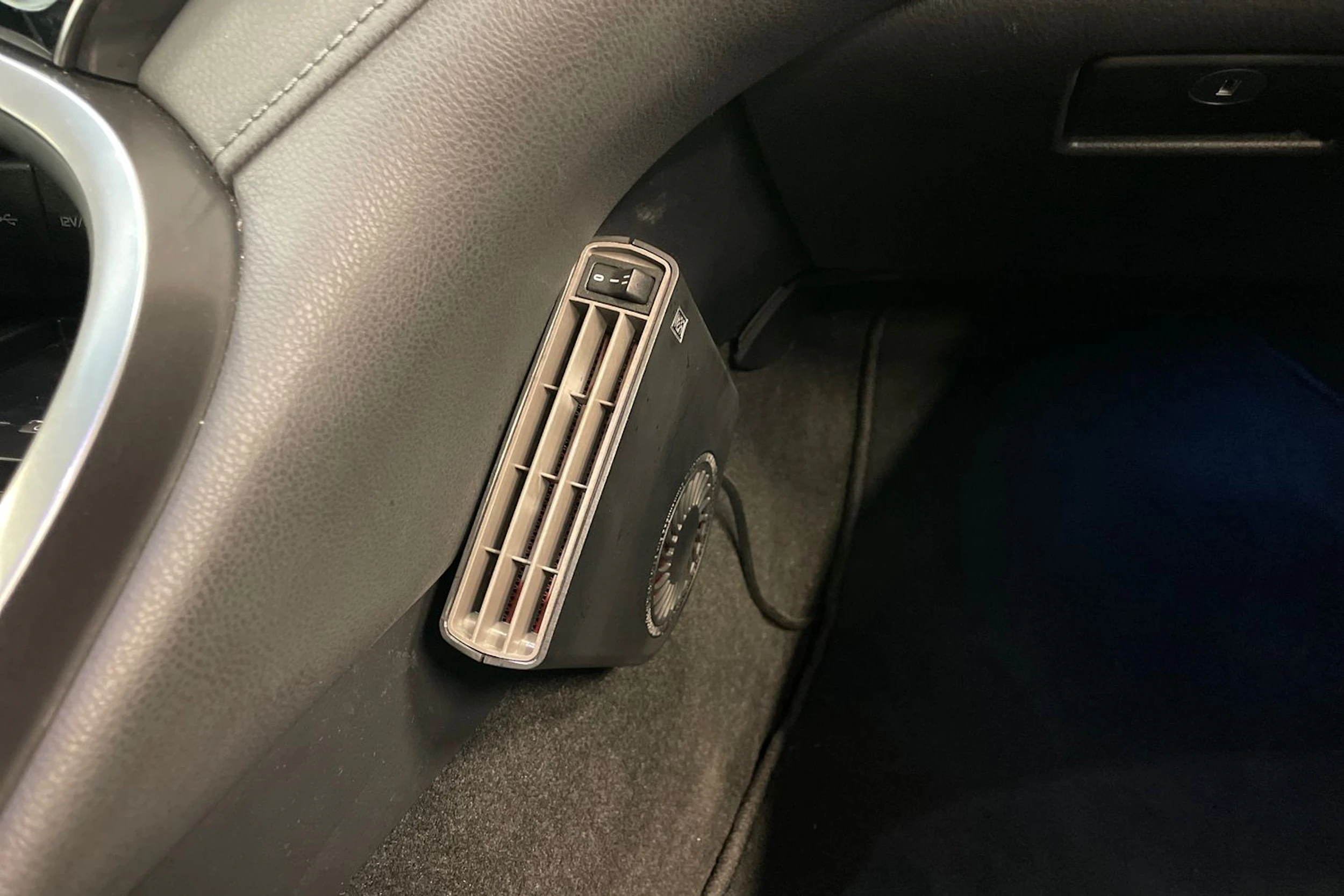 hopea Toyota Camry 2023 kuva 24.