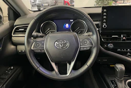 hopea Toyota Camry 2023 kuva 27.