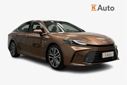 ruskea Toyota Camry 2024 kuva 1.