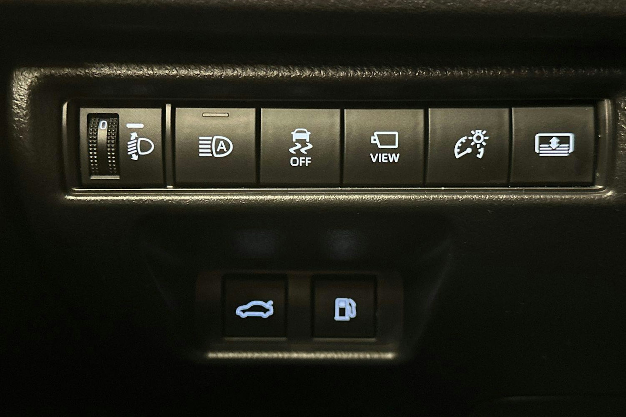 ruskea Toyota Camry 2024 kuva 22.