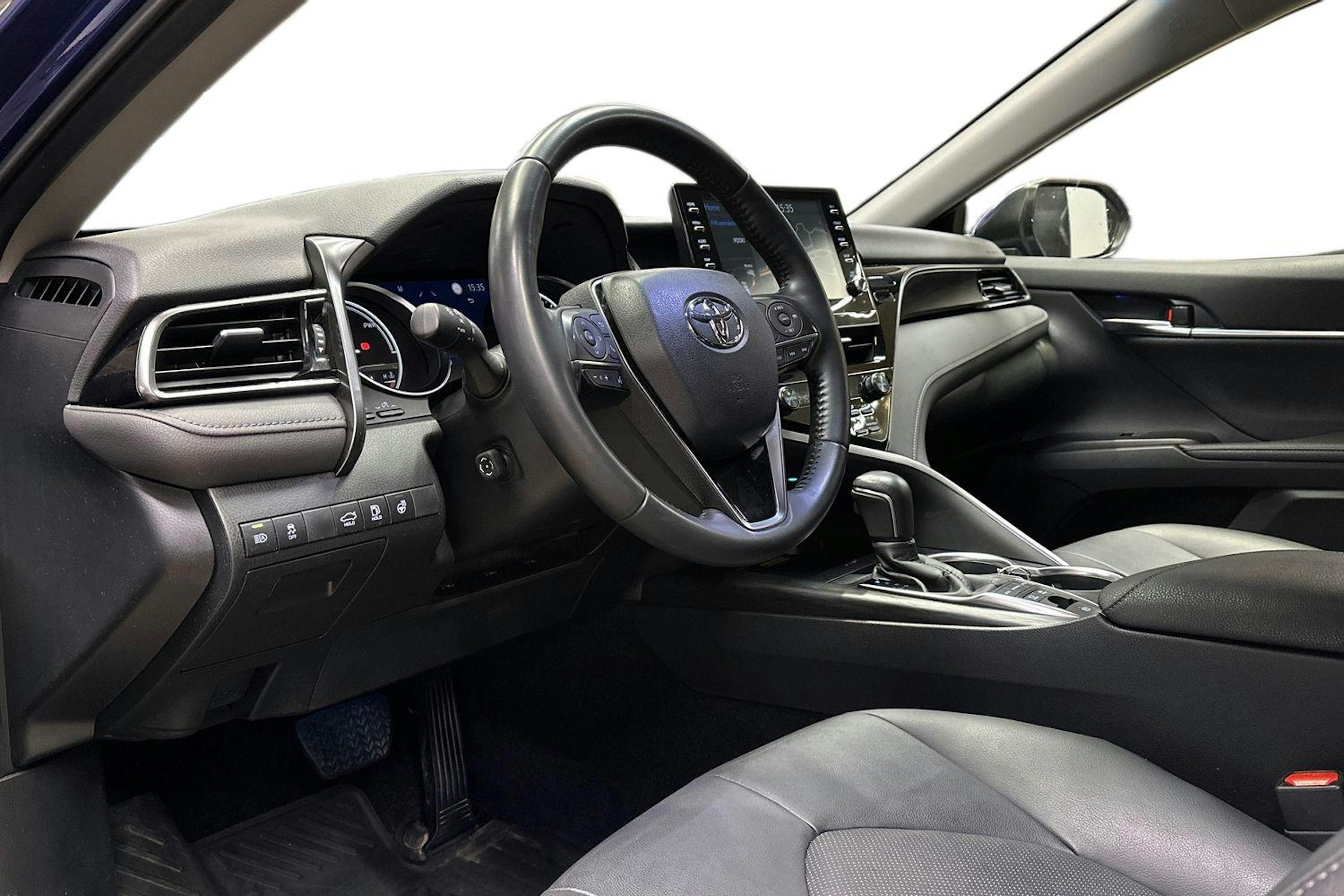 sininen Toyota Camry 2024 kuva 6.