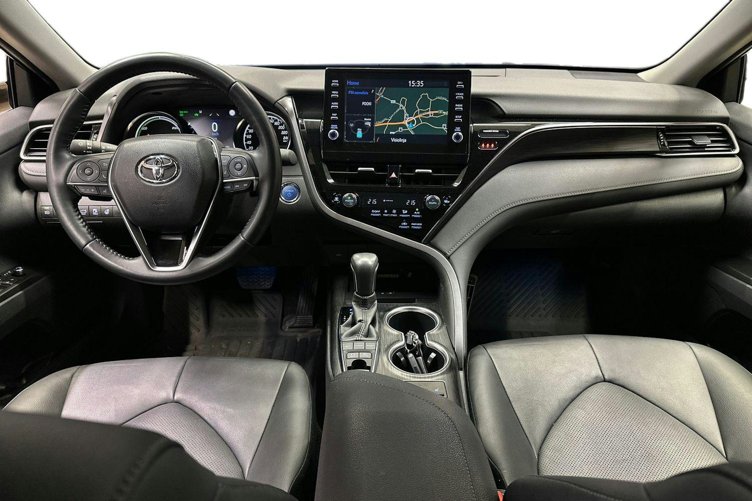 sininen Toyota Camry 2024 kuva 7.