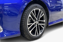 sininen Toyota Camry 2024 kuva 9.