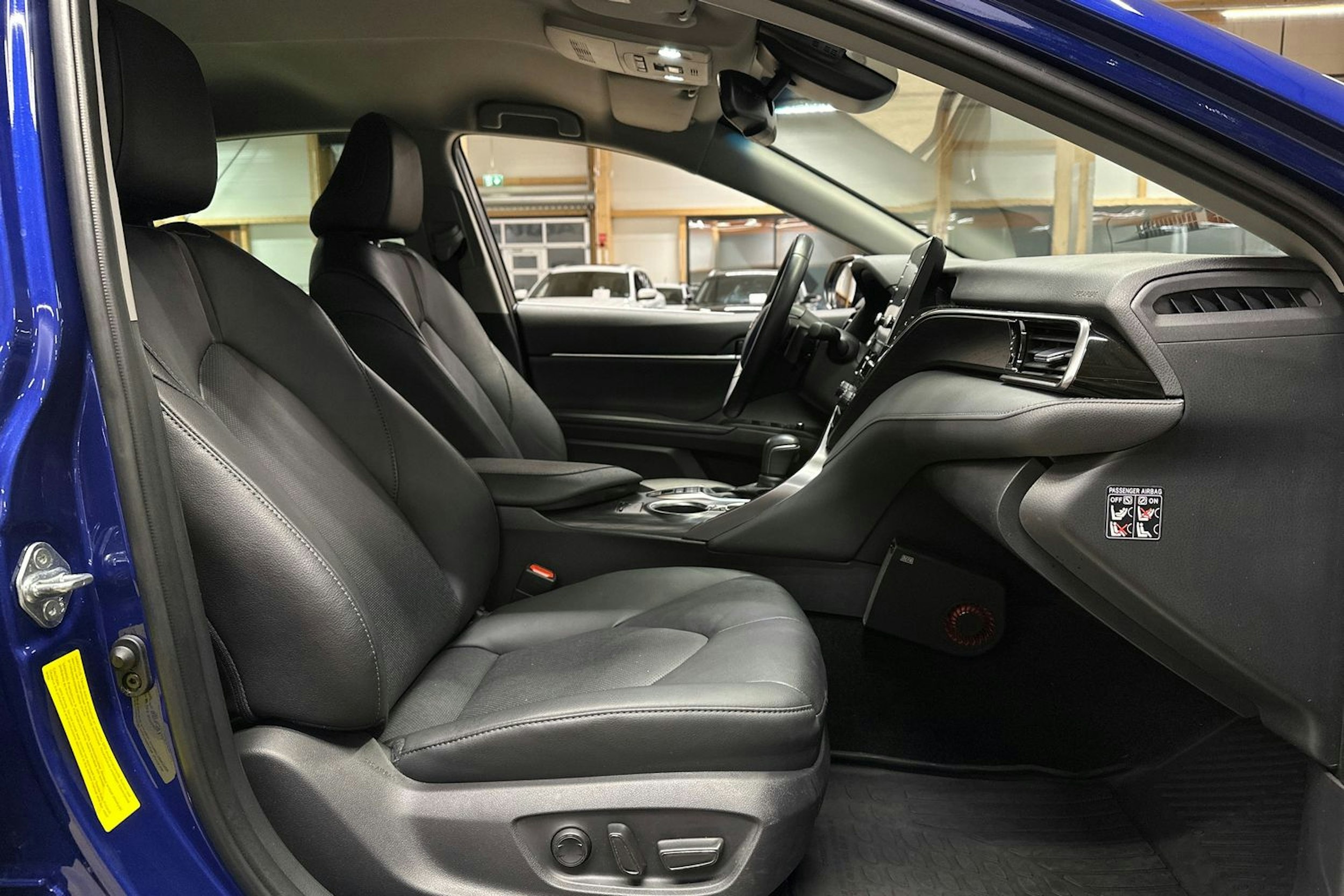 sininen Toyota Camry 2024 kuva 10.