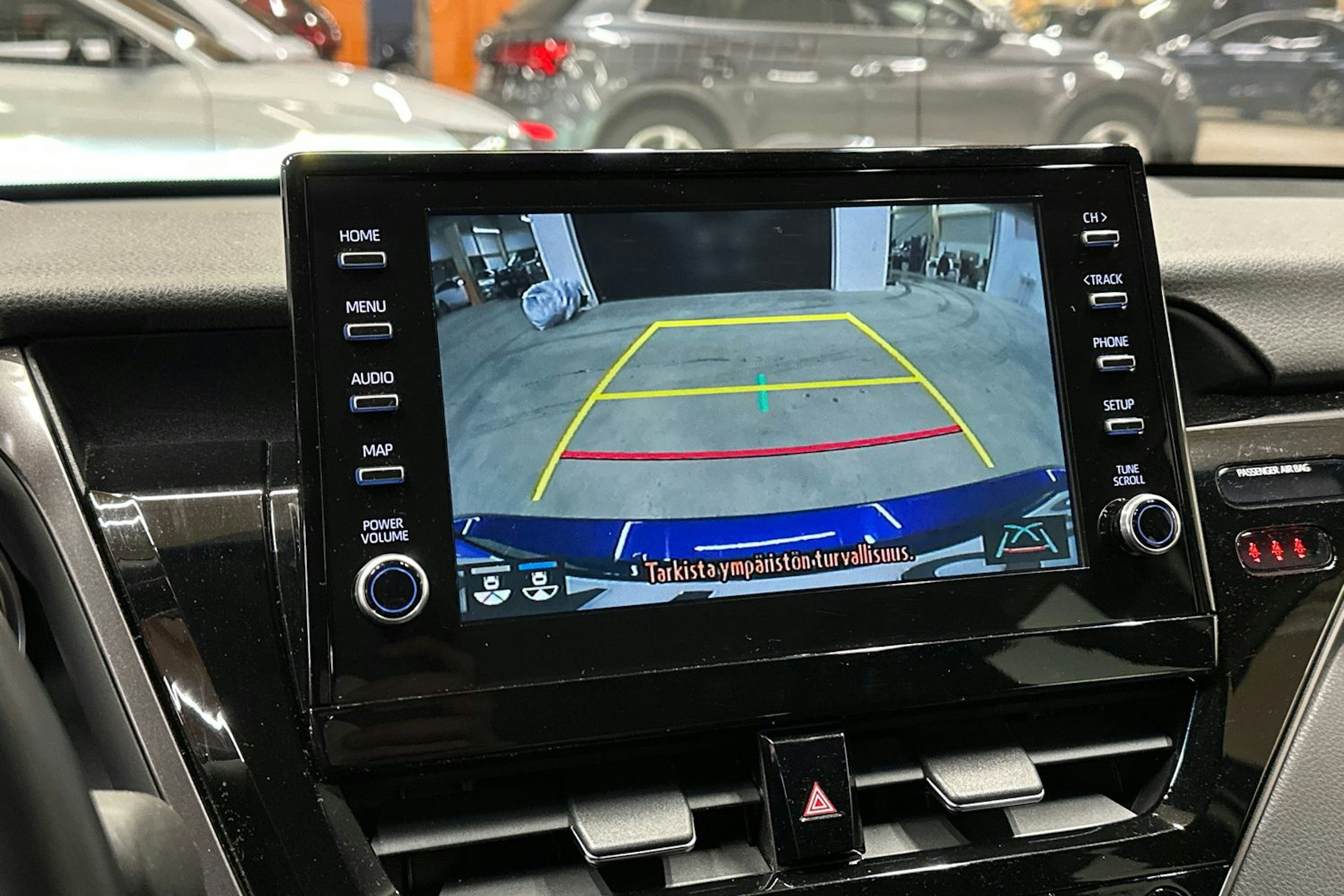 sininen Toyota Camry 2024 kuva 13.