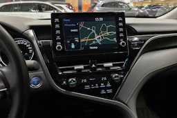 sininen Toyota Camry 2024 kuva 17.