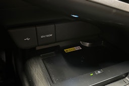 sininen Toyota Camry 2024 kuva 19.