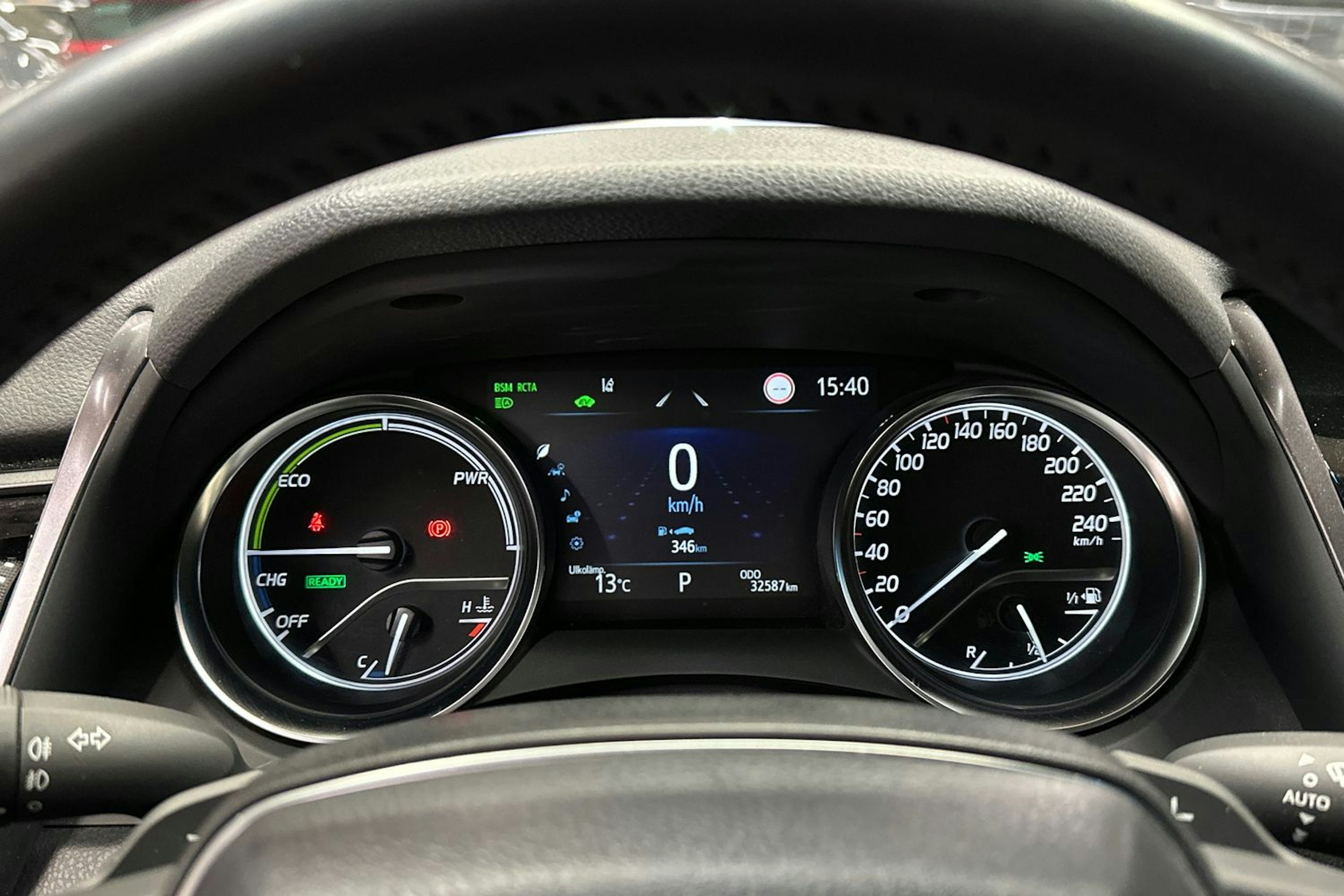 sininen Toyota Camry 2024 kuva 20.