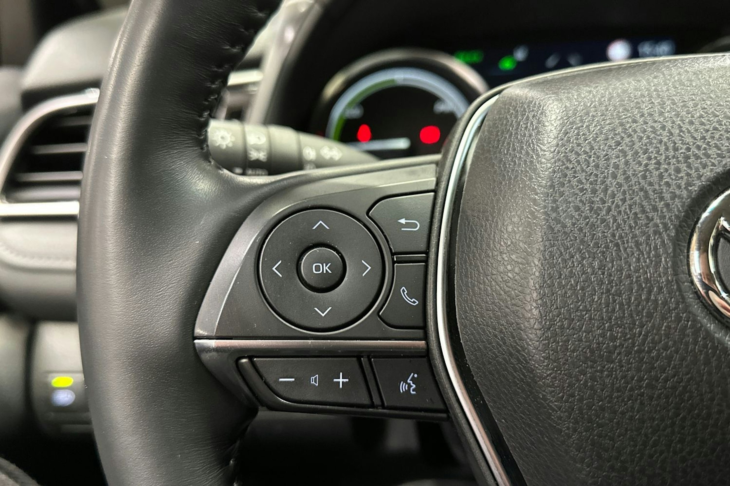 sininen Toyota Camry 2024 kuva 21.