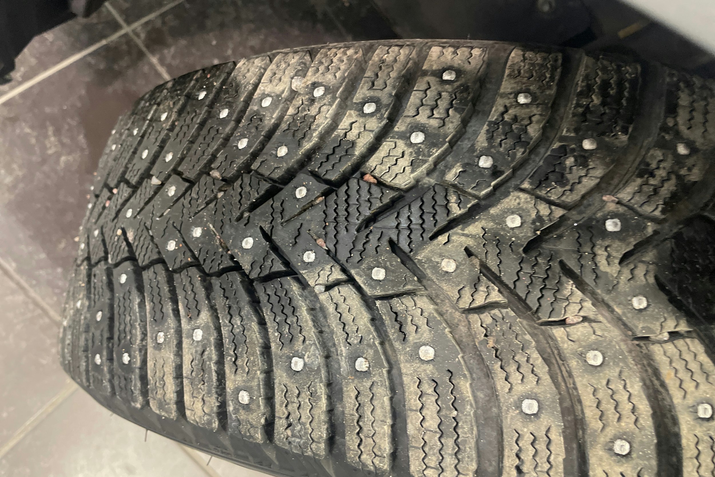 harmaa Toyota Camry 2024 kuva 15.