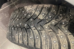 harmaa Toyota Camry 2024 kuva 15.