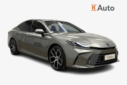 harmaa Toyota Camry 2025 kuva 1.