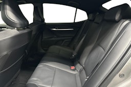 harmaa Toyota Camry 2025 kuva 10.