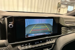 harmaa Toyota Camry 2025 kuva 19.
