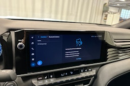 harmaa Toyota Camry 2025 kuva 21.