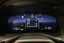 harmaa Toyota Camry 2025 kuva 30.
