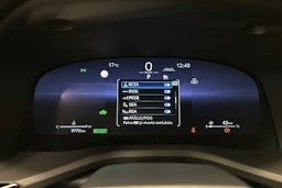 harmaa Toyota Camry 2025 kuva 31.