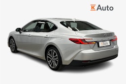 harmaa Toyota Camry 2025 kuva 2.