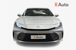 harmaa Toyota Camry 2025 kuva 5.