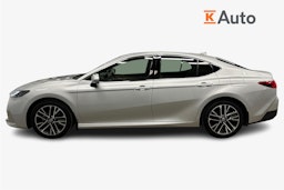 harmaa Toyota Camry 2025 kuva 6.