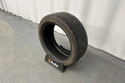 harmaa Toyota Camry 2025 kuva 13.