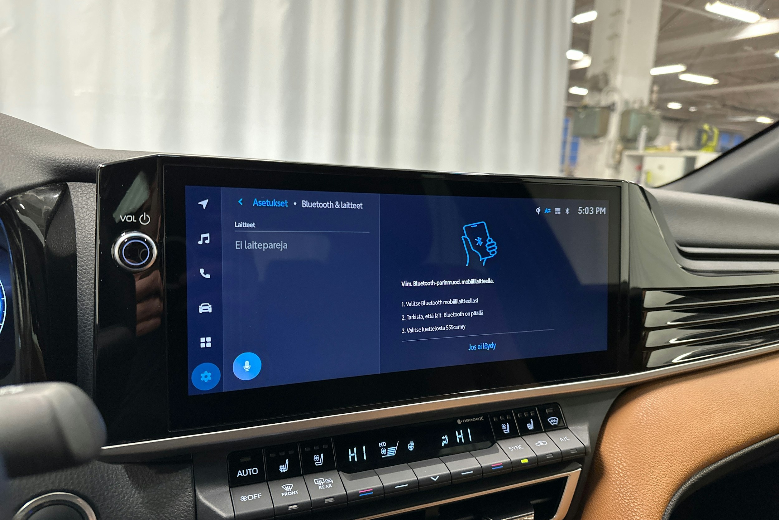 harmaa Toyota Camry 2025 kuva 22.