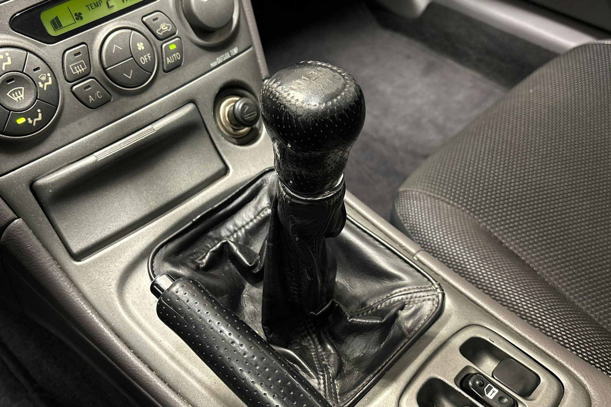 harmaa Toyota Celica 2001 kuva 18.