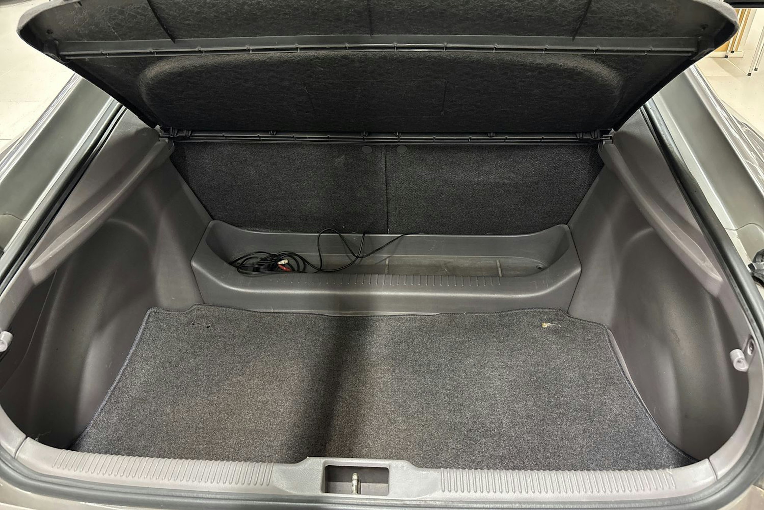 harmaa Toyota Celica 2001 kuva 19.