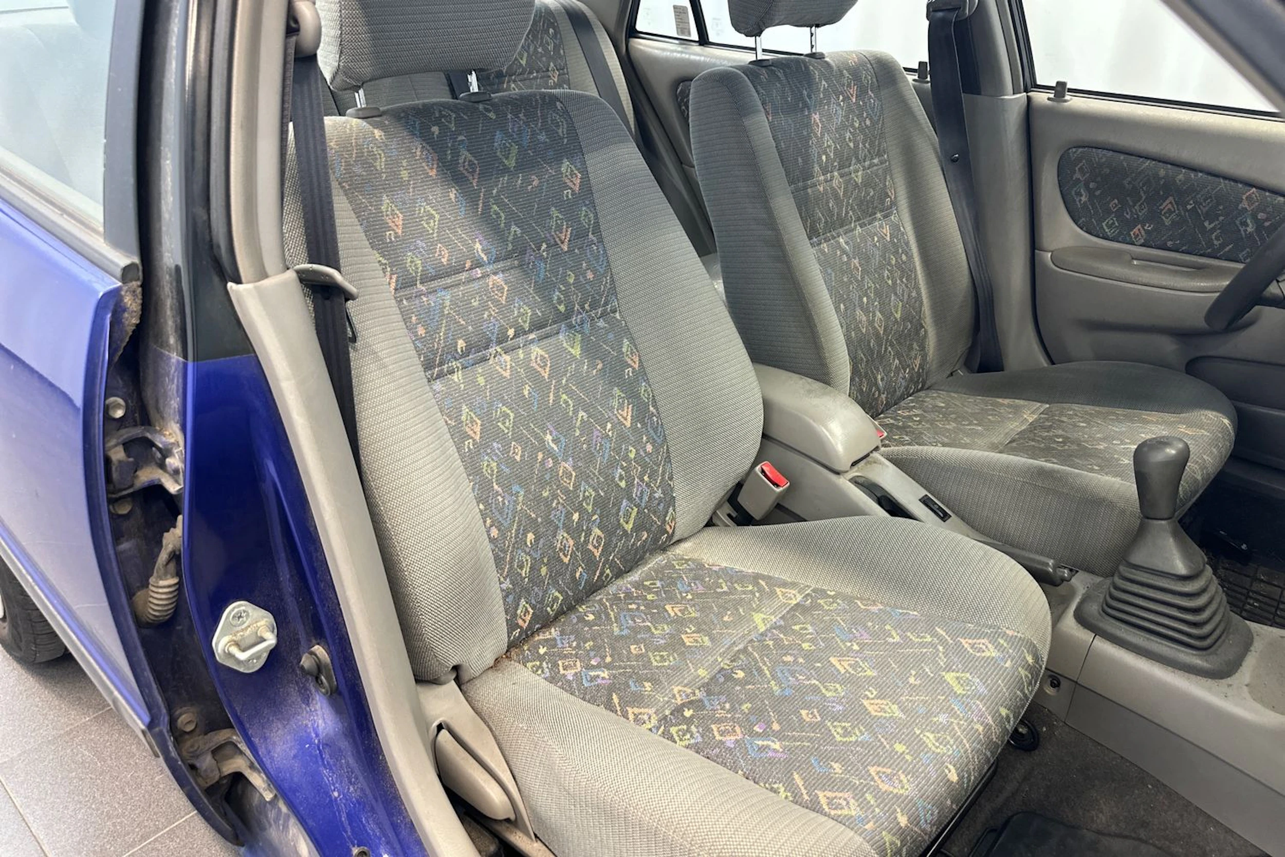 sininen Toyota Corolla 1998 kuva 14.