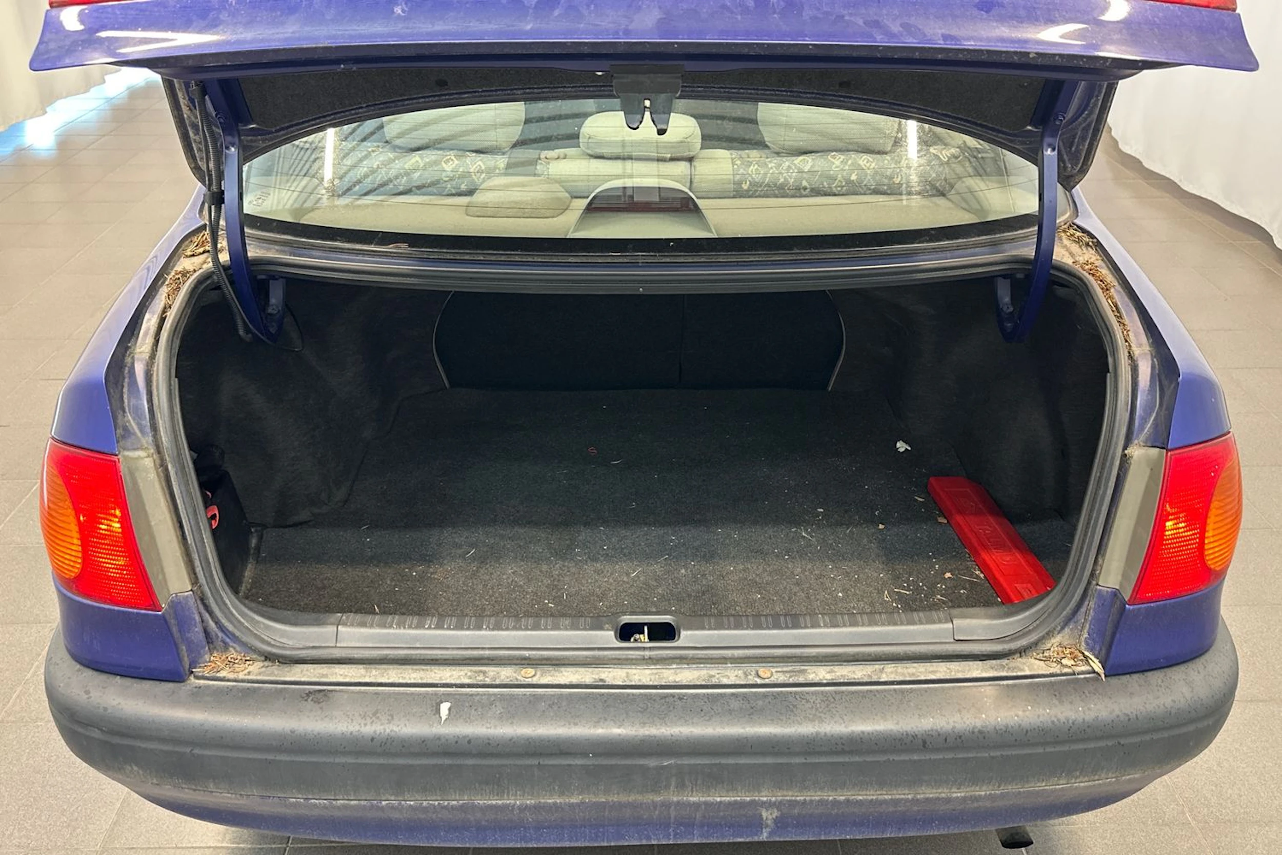 sininen Toyota Corolla 1998 kuva 16.