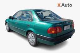 Vihreä Toyota Corolla 1998 kuva 2.