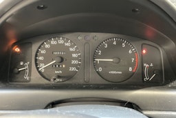 punainen Toyota Corolla 2000 kuva 12.