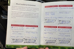 punainen Toyota Corolla 2000 kuva 21.
