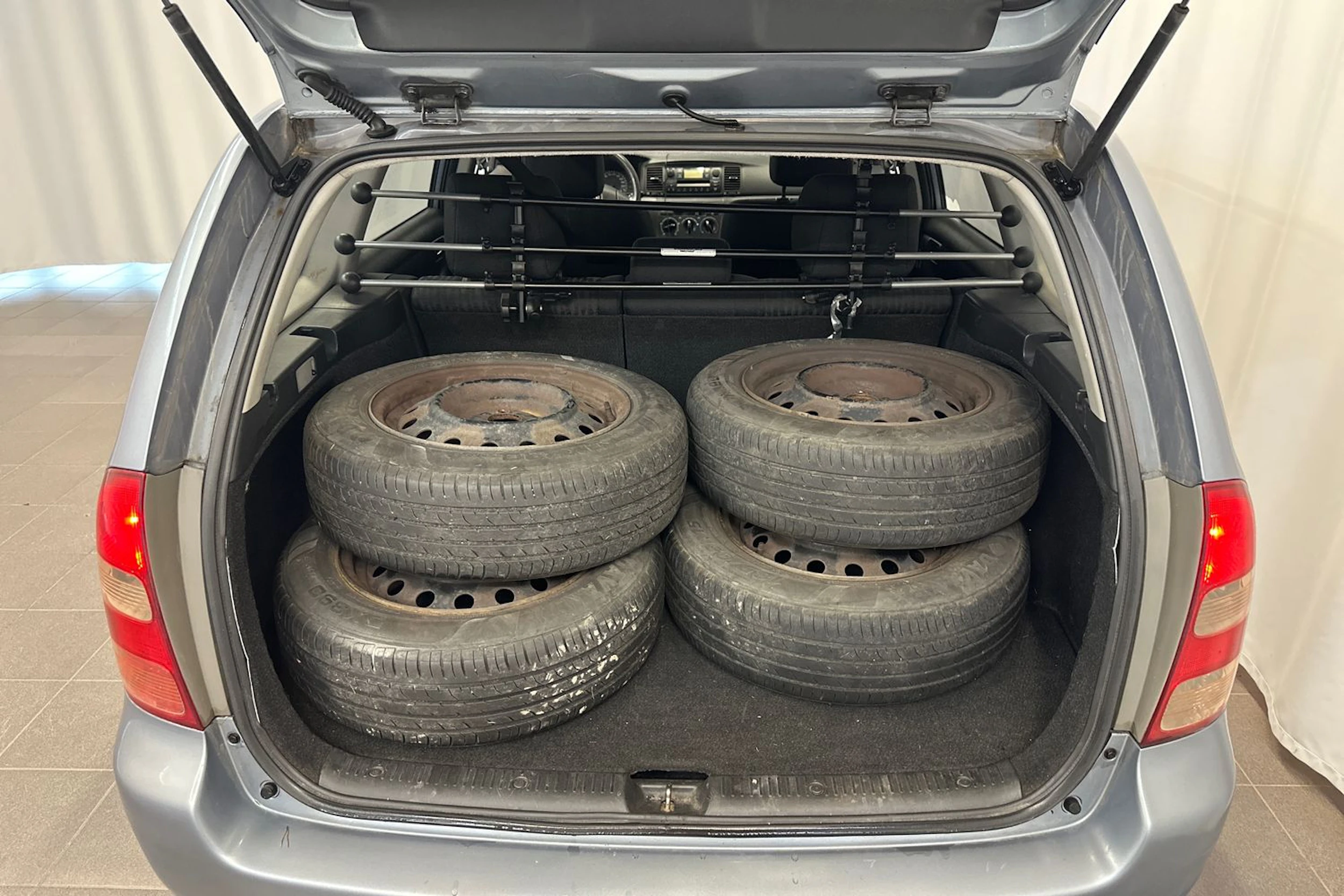 sininen Toyota Corolla 2002 kuva 11.