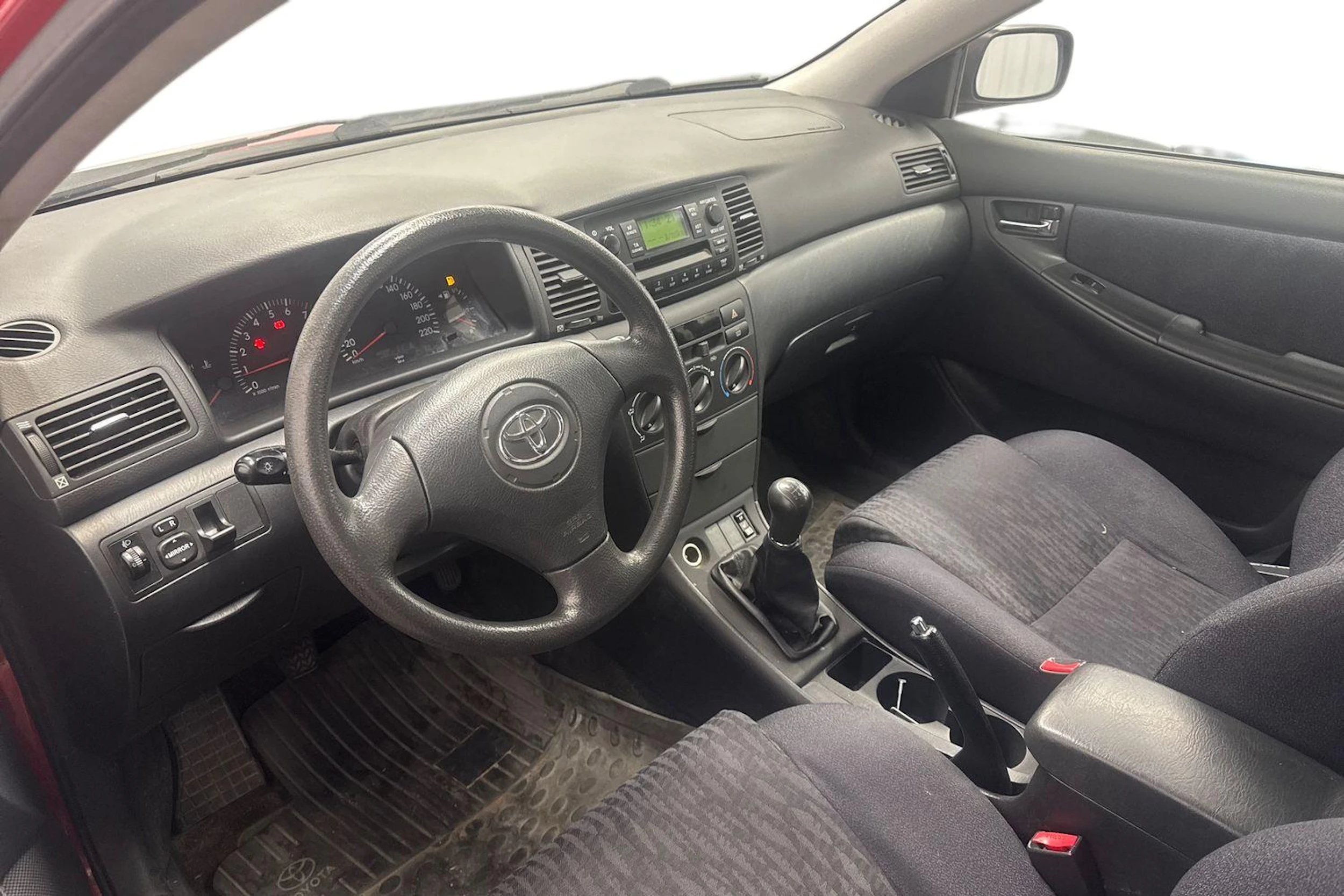 punainen Toyota Corolla 2002 kuva 6.