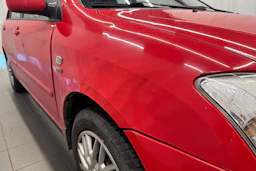 punainen Toyota Corolla 2002 kuva 24.