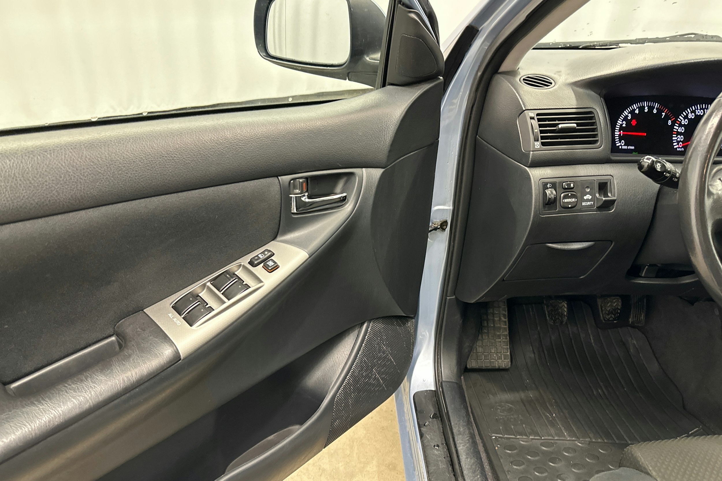 sininen Toyota Corolla 2004 kuva 15.