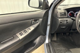 sininen Toyota Corolla 2004 kuva 15.