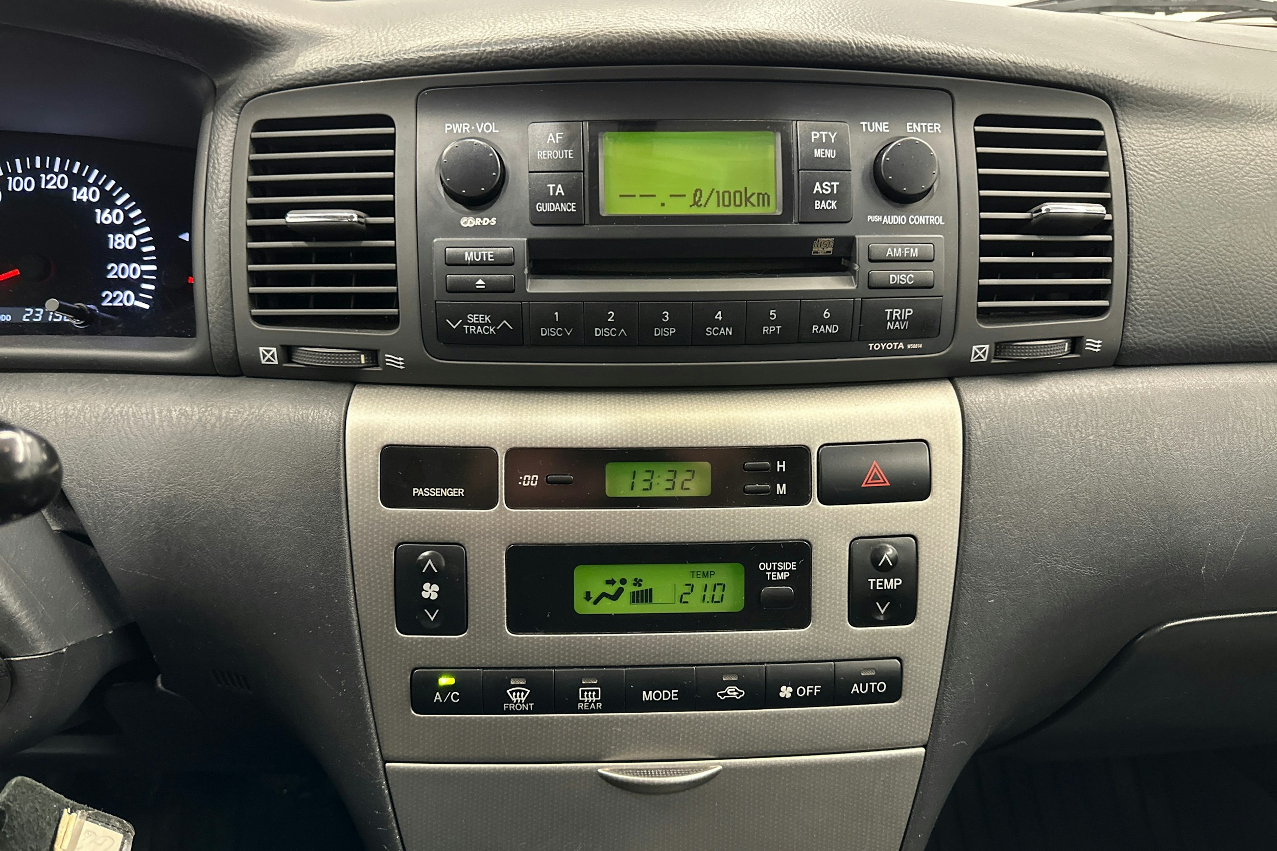 sininen Toyota Corolla 2004 kuva 17.