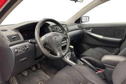 Punainen Toyota Corolla 2004 kuva 7.