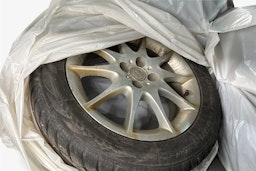 Punainen Toyota Corolla 2004 kuva 11.