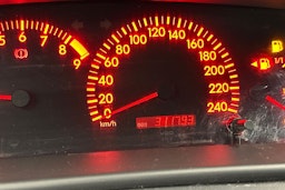 Punainen Toyota Corolla 2004 kuva 24.